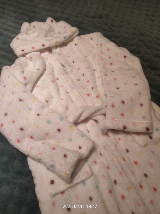 Szlafrok dziewczęcy r. 140