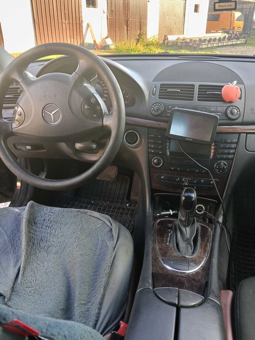 samochód mercedes