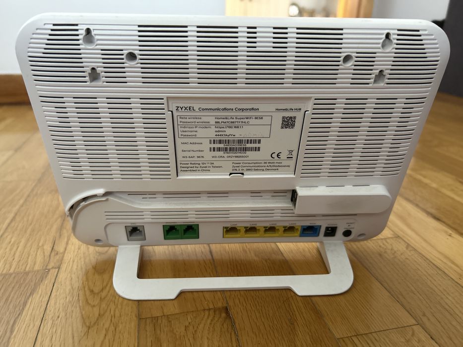 Router Zyxel com fibra otica