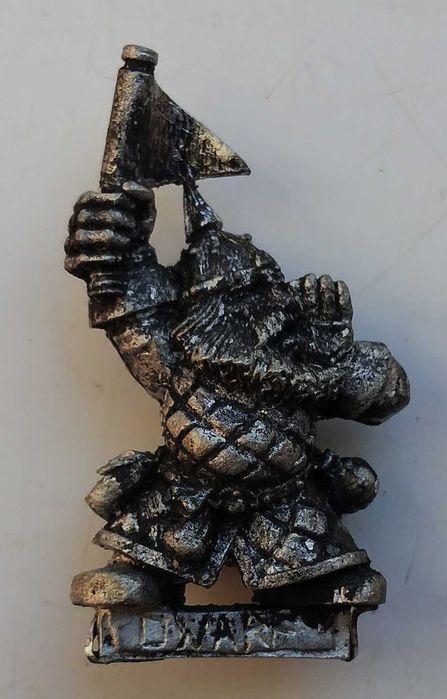 Dwarf. Krasnolud z uniwersum Warhammera. Metal.