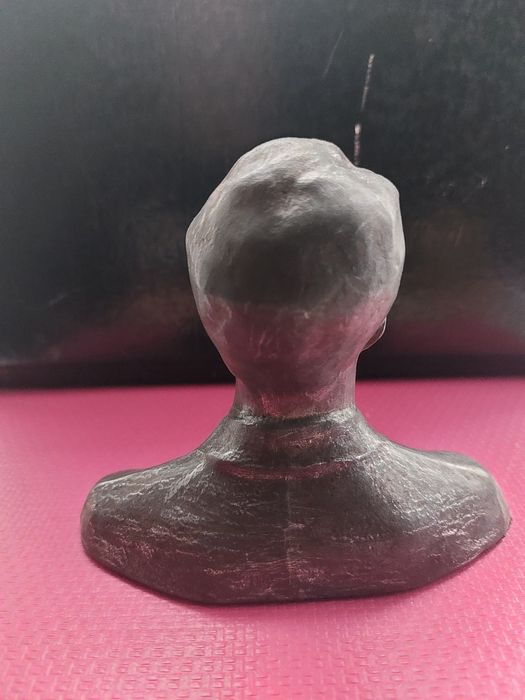 Бюст Сергія Єсеніна.