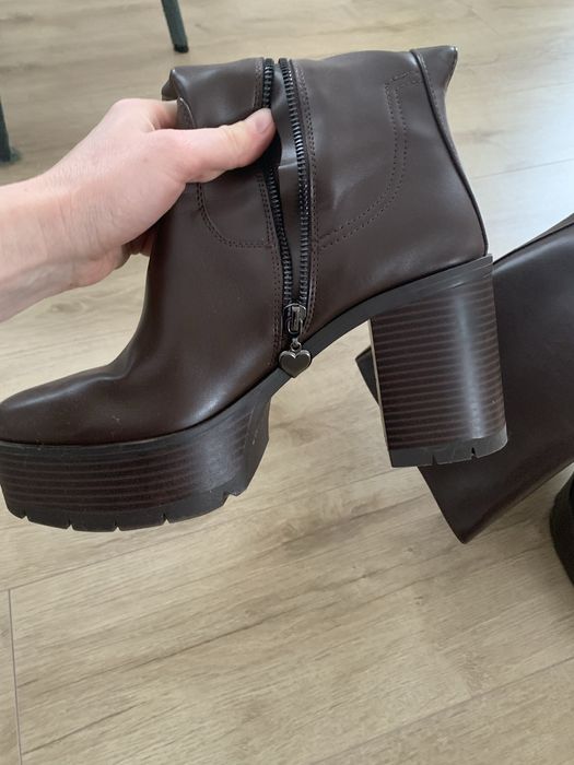 Черевики «Stradivarius»