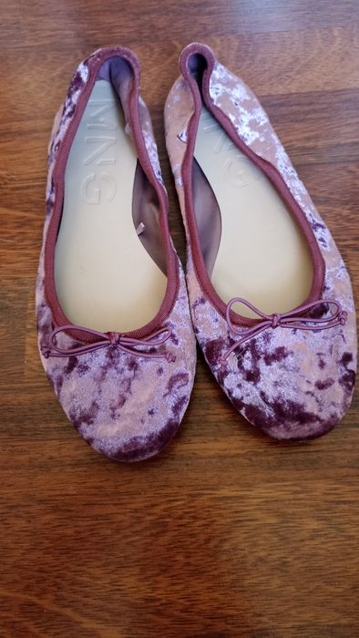 Sabrinas veludo Mango