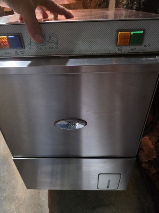 Maquina de lavar chávenas e copos