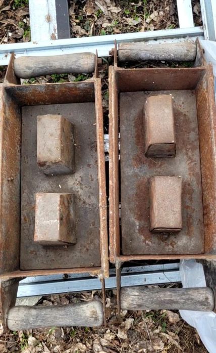 Sprzedam dwie formy do robienia pustaków