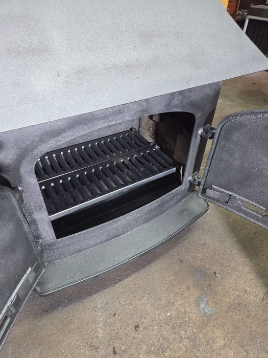 Salamandra em ferro fundido