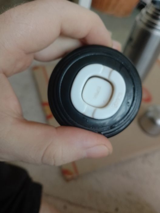 Продаю термос сенсон стан хороший все парацюе идеально