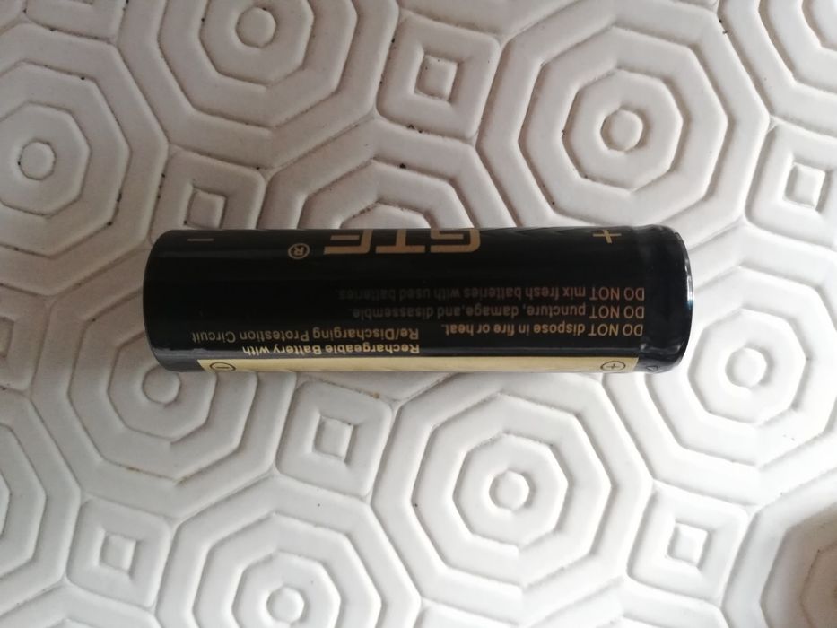 Pilhas / baterias recarregáveis 14500 ( AA ) 3,7V