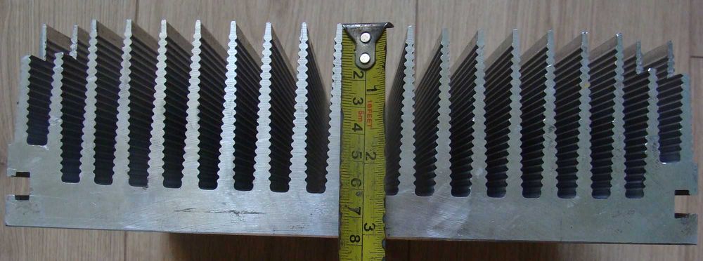 Duży radiator aluminiowy 260mm x 260mm x 80mm