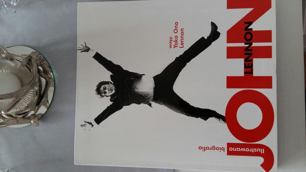 John Lennon - piękny album, ilustrowana biografia.