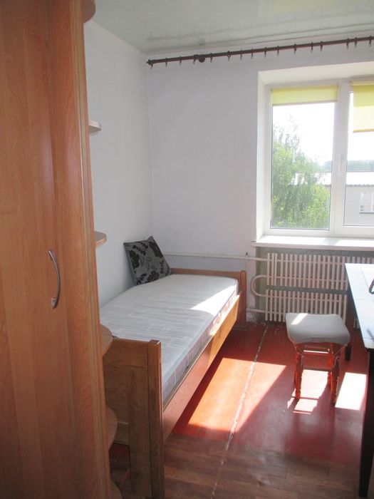 Оренда кімнати в гуртожитку.