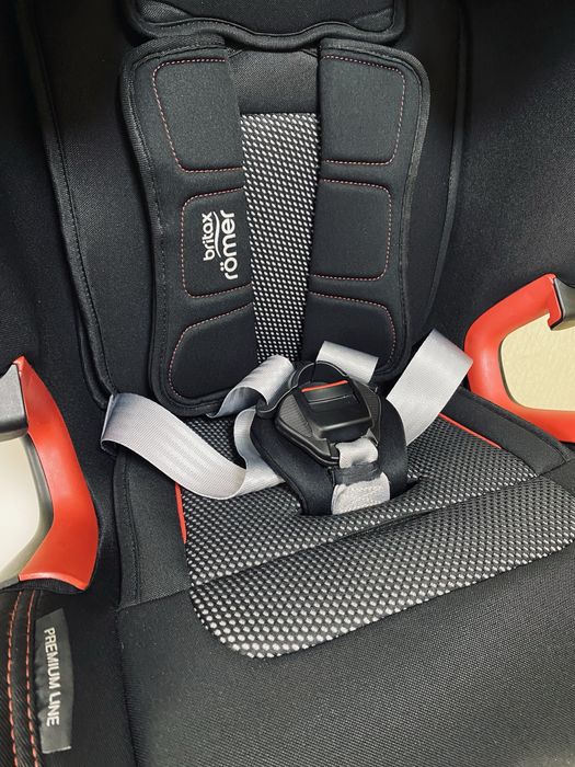 Автокресло BRITAX ROMER ADVANSAFIX IV R AIR 9 мес.-12 лет