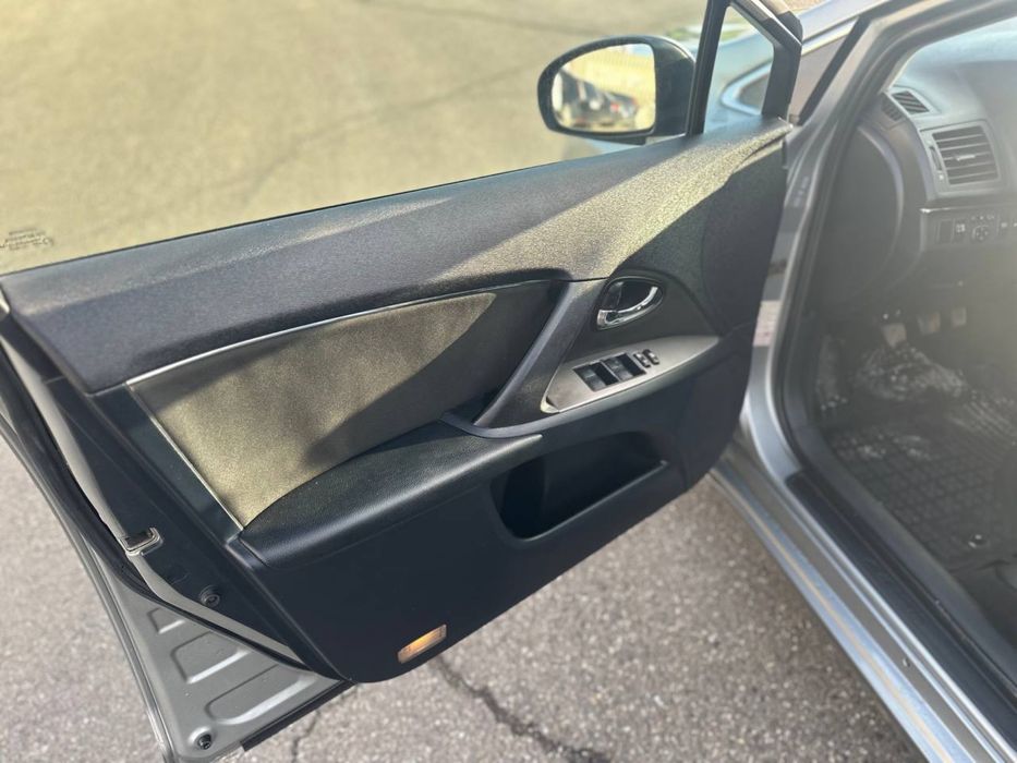 Toyota Avensis 2.2Dizel