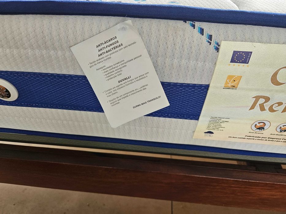 Magnifica cama estilo D. Maria com estrado e colchão - ó