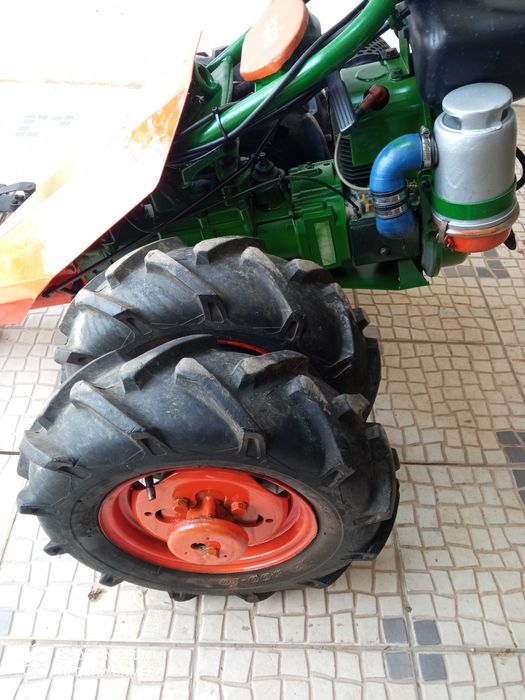 Ceifeira Gadanheira Agria 5400 com 4 rodas Profissional