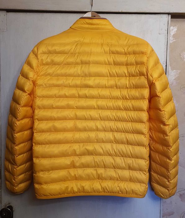 Продам микропуховик Tommy Hilfiger