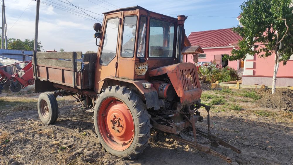 Трактор Т-16, в робочому стані