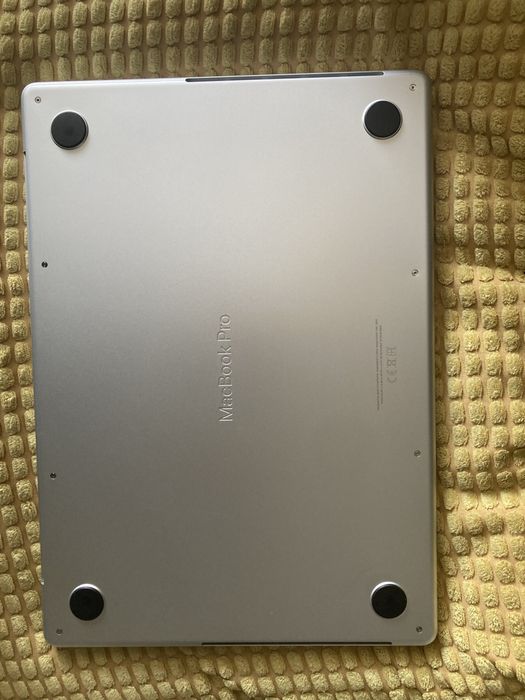 Macbook  Pro 14”  32GB