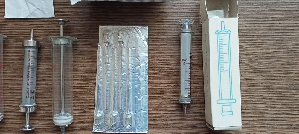 Шприцы многоразовые .