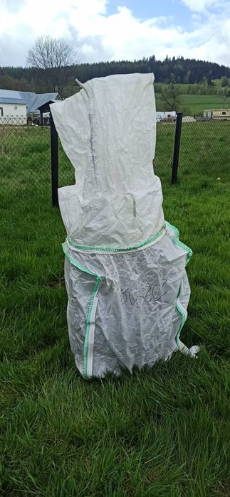 Big bag, góra i dół z lejem, po cukrze.