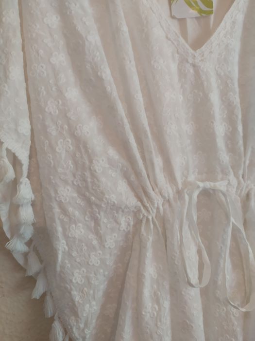 Túnica Branca com Bordado