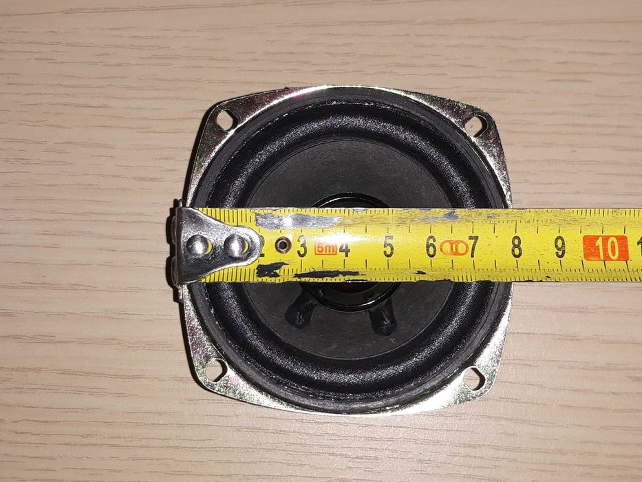Динамик F&D 80 мм.