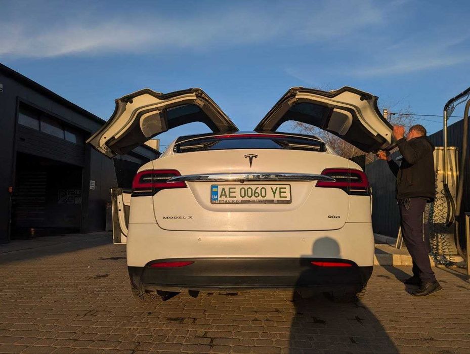 Продам власну Tesla model X 2017 року