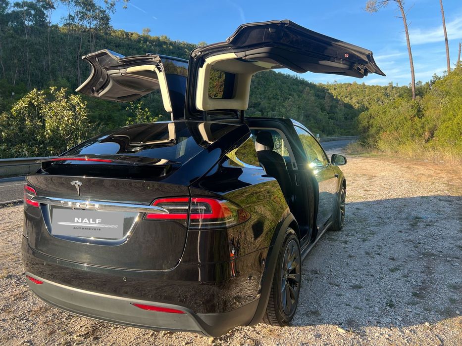 Tesla Model X Standard Range foto 4