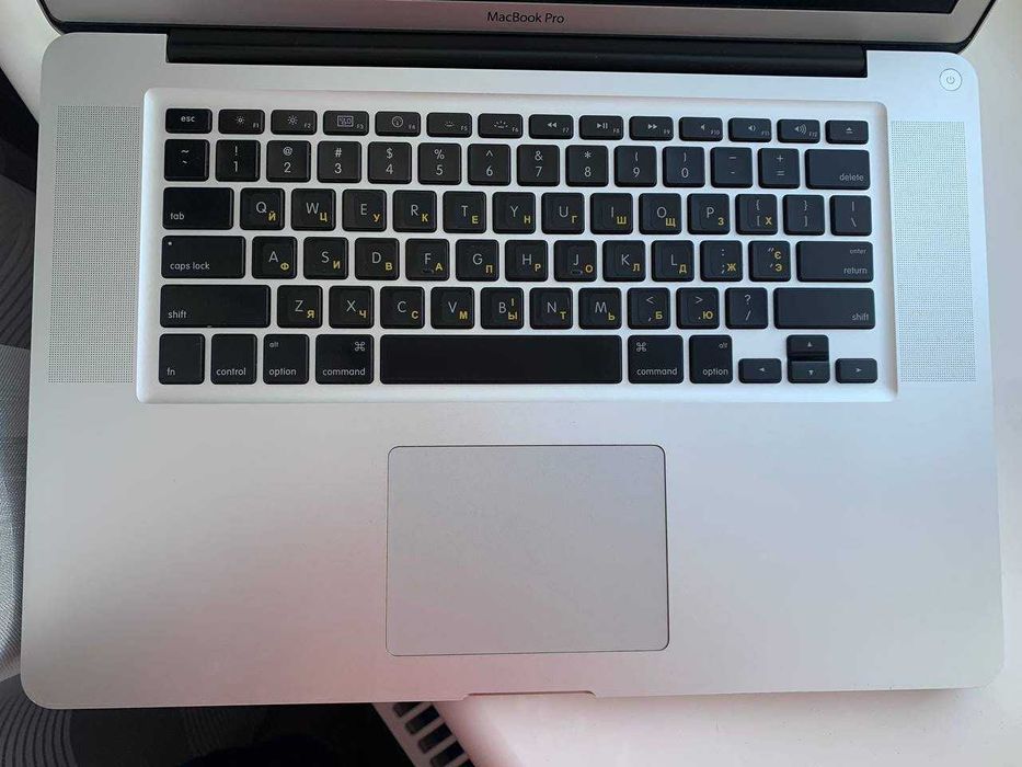 MacBook Pro A1286 Mid 2010/8GB RAM/128GB SSD + 1 TB HDD
