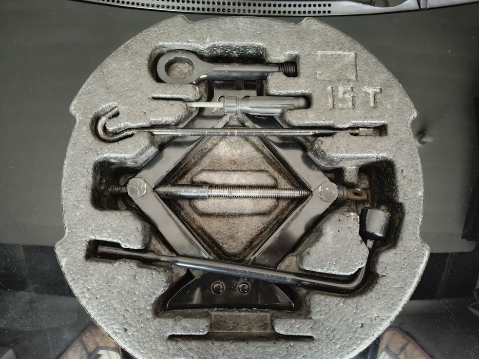 Тулкейс Киа/Хюндай оригинал Hyundai Tool Case 15" домкрат ключи Kia