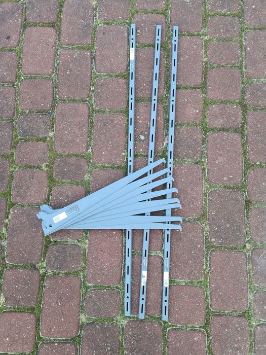 Wieszaki z mocowaniem