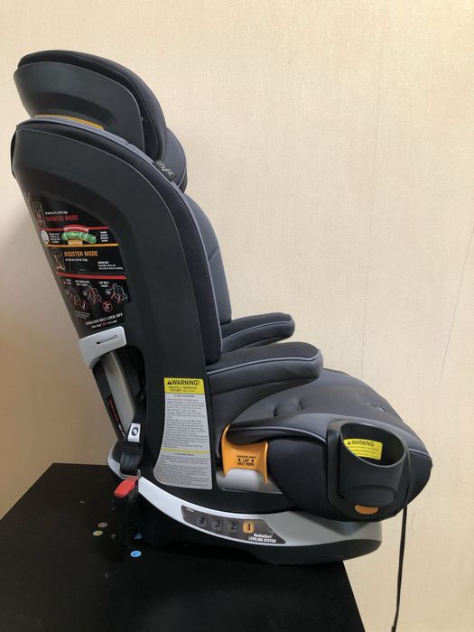 Автокресло Chicco Myfit