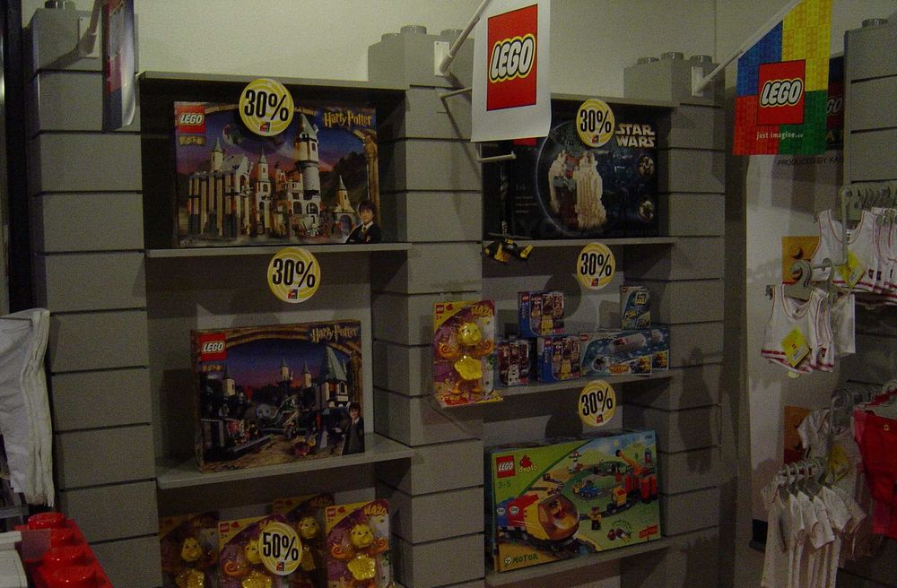 Mobiliário Loja LEGO