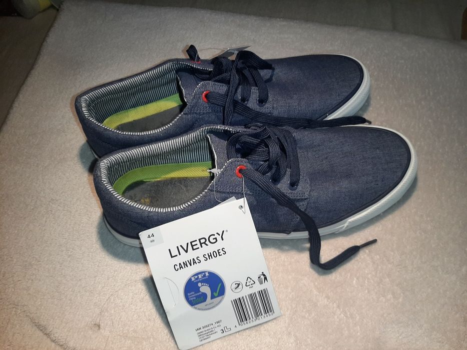 Buty sneakers   rozmiar 44