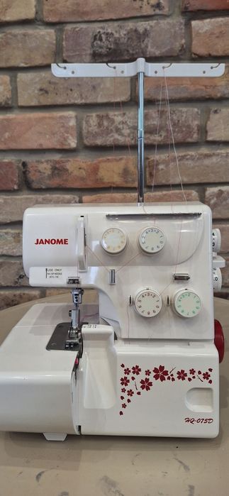 Оверлок JANOME HQ-075D