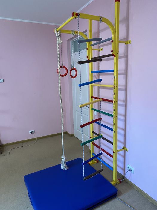 Шведська стінка з матрасом дитяча.