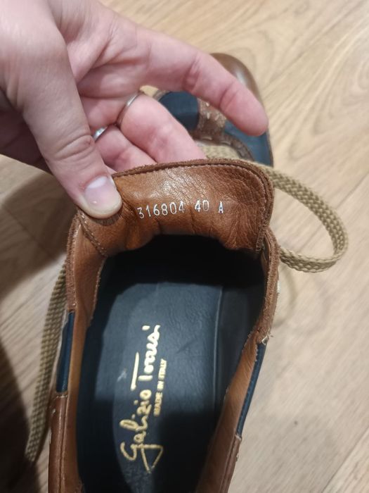 Кроссовки туфли кожаные galizio torresi
2380 грн