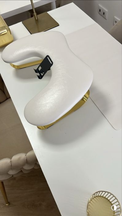 Alugo mesa de manicure