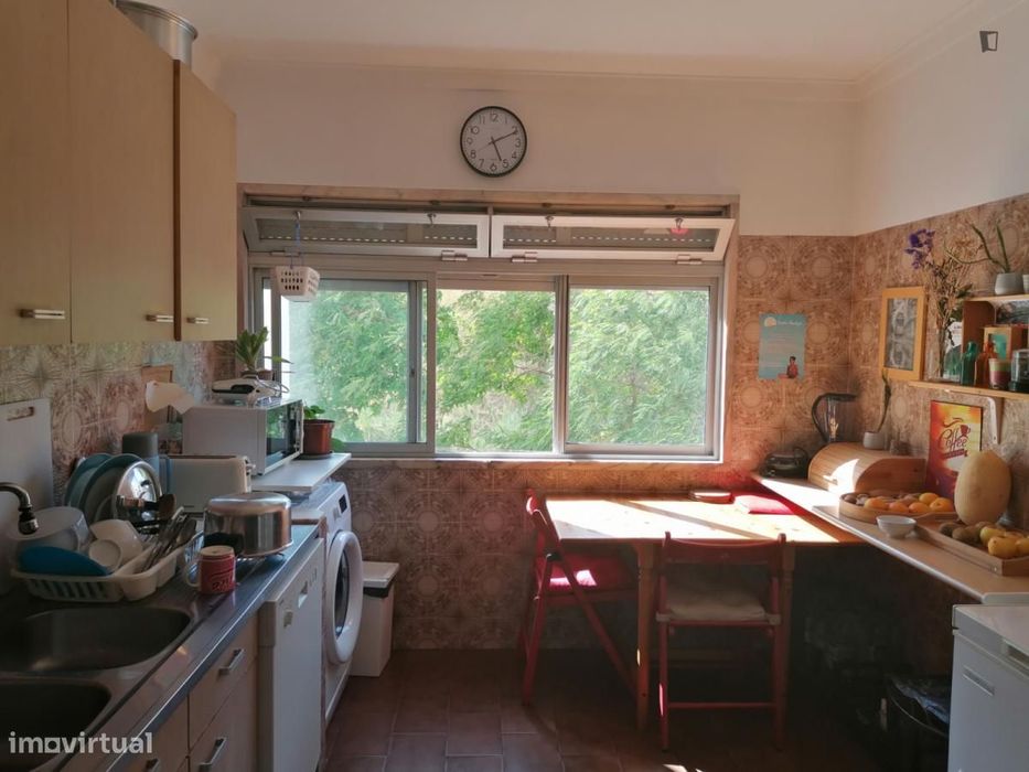Quarto - localizado em Benfica Lisbon