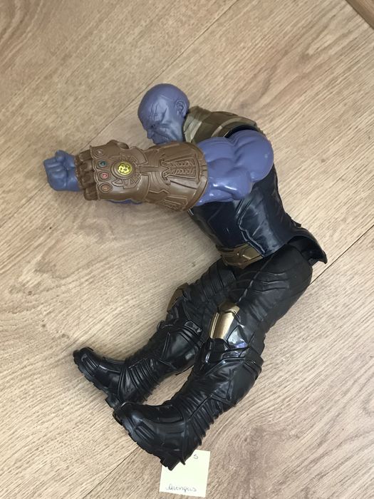 Boneco Avengers Thanos
