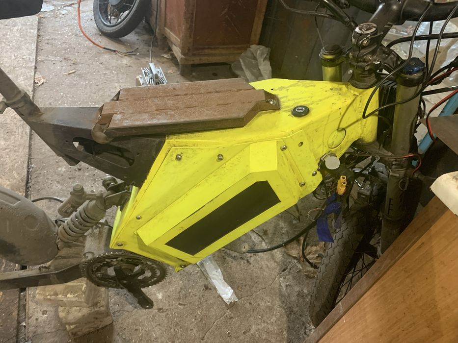 Батарии , рама от электровелосипеда