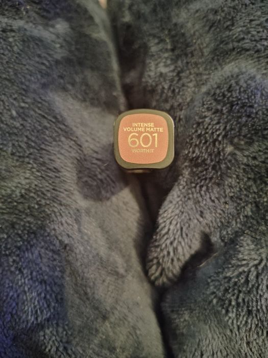 Loreal pomadka do ust intense volume matte 601