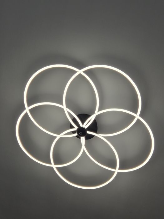 Люстра.           .