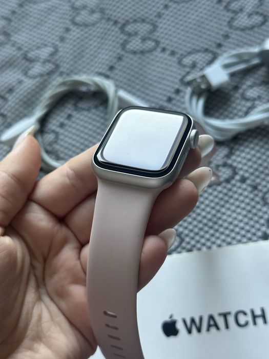 Apple Watch SE (Gen 2) 40mm Silver