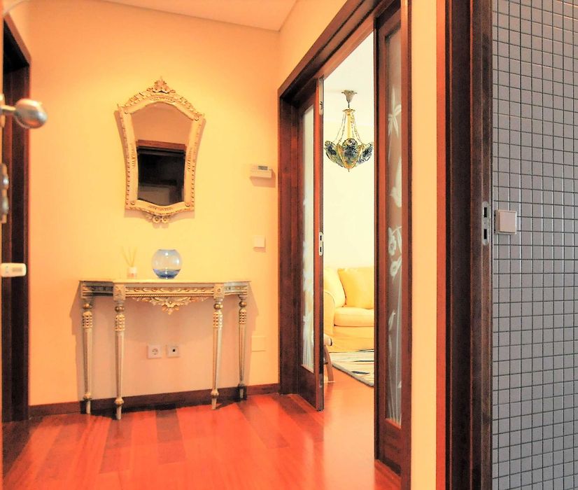 Credência estilo palaciano - Conjunto com espelho (Excelente estado)