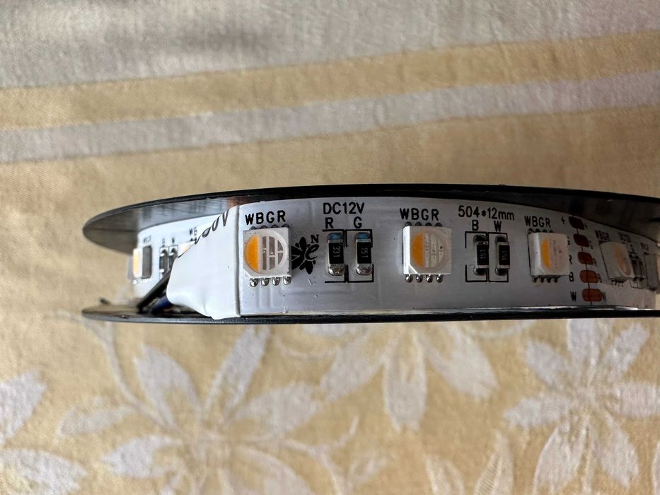 Taśma LED hydrofobowa DC 12V cieple biale 3000K IP65 15metrow.