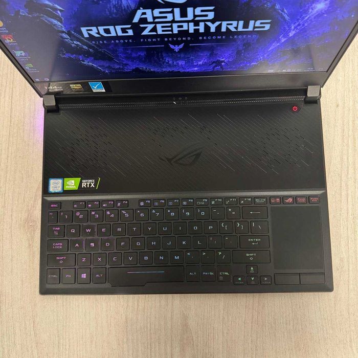 Asus ROG Zephyrus S15 GX531GW 15.6" FHD IPS 144Hz i7-9750H 16GB DDR4 SSD 512GB NVMe RTX 2070 Max-Q 8GB