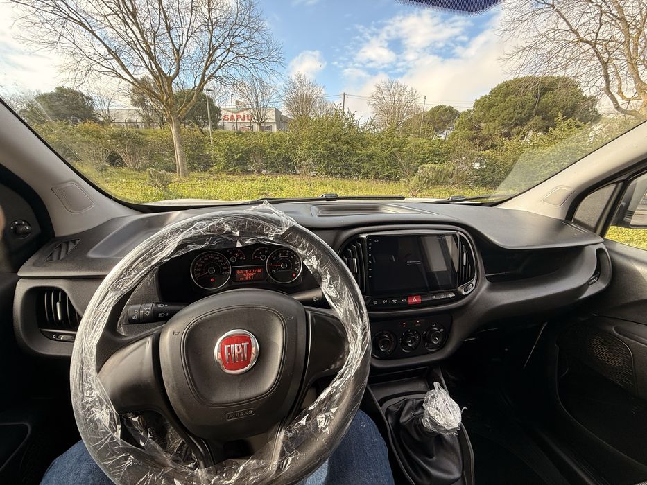 Fiat Dobló comercial de 3 lugares