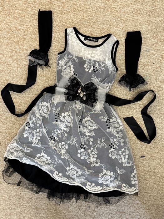 Шикарное платье в школу рост 110-116см школьное сарафан