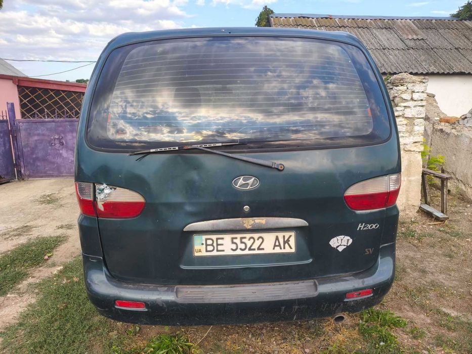 Автомобиль HYUNDAI H200